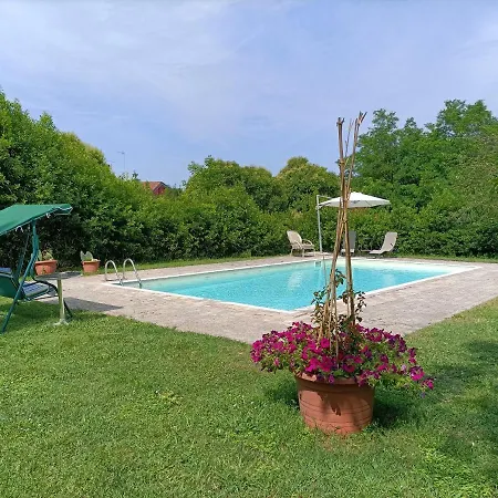 Casale Delle Rondini בית כפרי